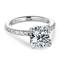 queen vintage engagement ring webwhite 001 d88bcb73 c517 4e50 bea0 dbc8f93948d8